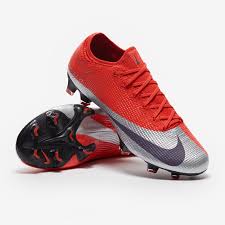 Scarpe da calcio Nike Mercurial: qualità e resistenza per amatori e professionisti dello sport
